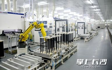 国产化率最高的高效太阳能电池智能制造生产线在麓谷投产